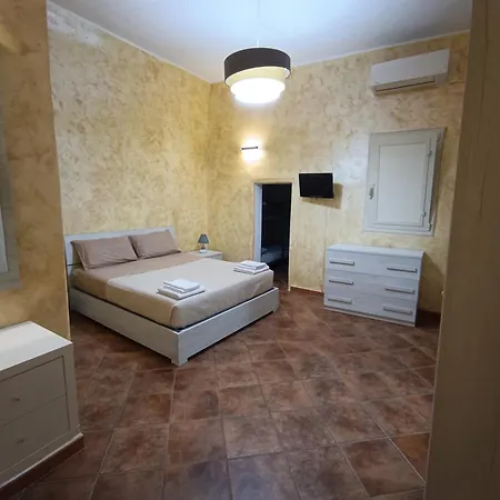 Lägenhet Di Casa Trani